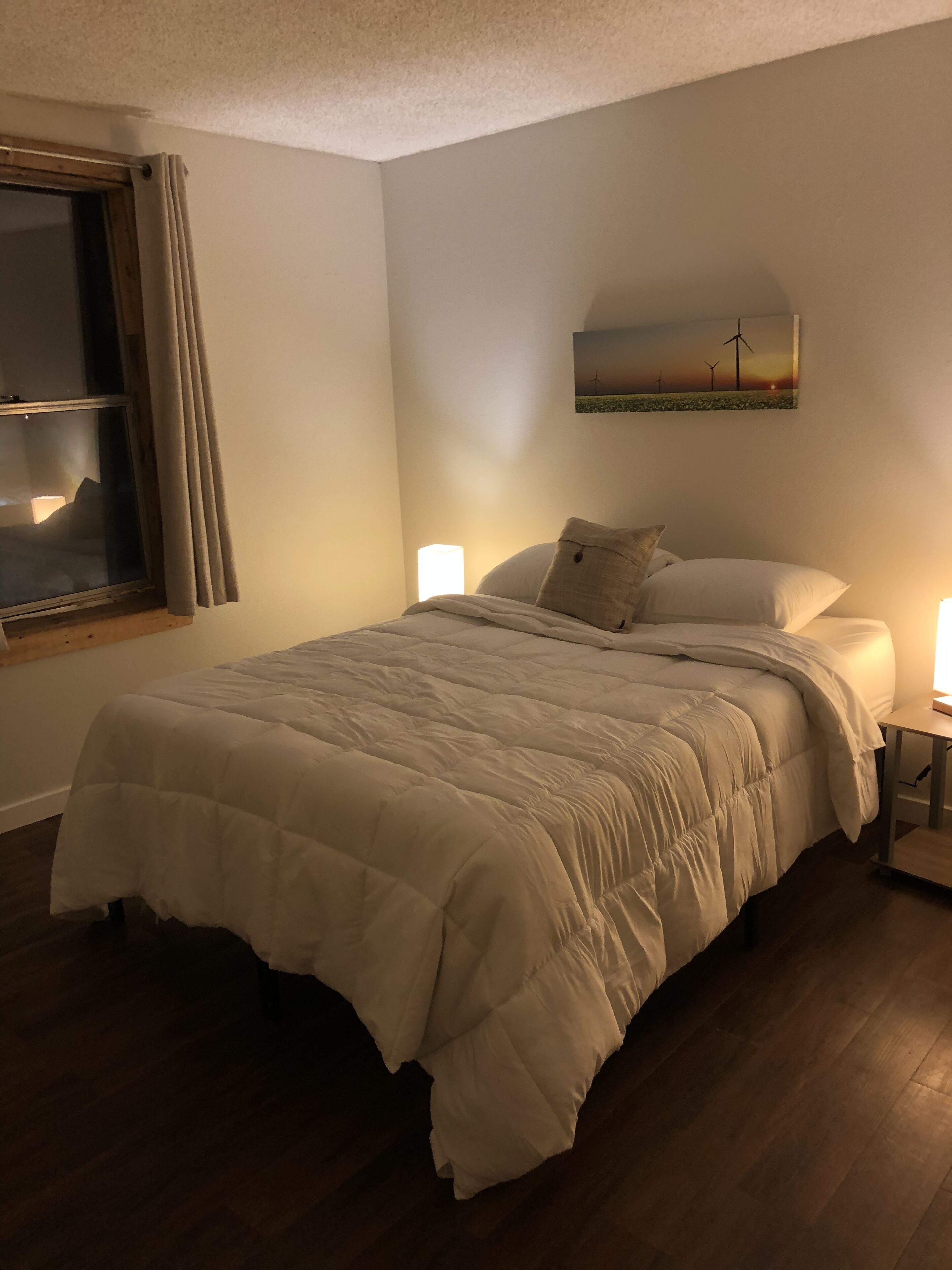 3 makuuhuonetta, silitysrauta/-lauta, vuodevaatteet