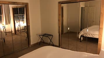 3 bedrooms, iron/ironing board, bed sheets