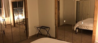 2 Bedroom Condo above Local Gym- Close to Gorge!!!