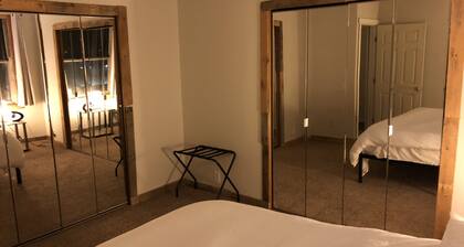 2 Bedroom Condo above Local Gym- Close to Gorge!!!