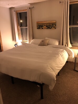 3 bedrooms, iron/ironing board, bed sheets