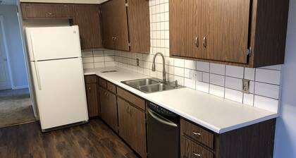 2 Bedroom Condo above Local Gym- Close to Gorge!!!