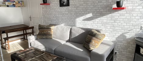 TV