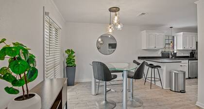 MIRKWOOD- Level Up Your Stay 3/2 House with Arcade in the heart of Baton Rouge