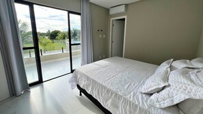 5 quartos, escrivaninha, ferros/tábuas de passar roupa