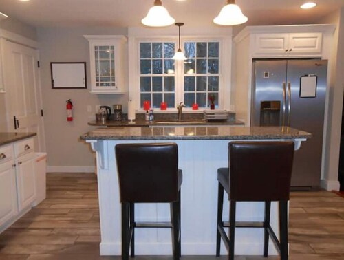 Old World Charm, Modern Conveniences - 3 BR private home in quiet setting