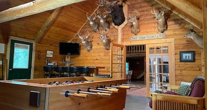 Rustic log cabin on beautiful Maidstone Lake
