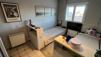 2 habitaciones, tabla de planchar con plancha y wifi