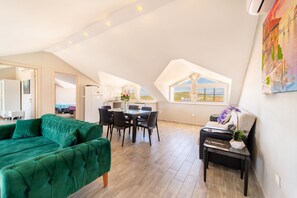 Smart TV, video library - Stunning Suite in Ölüdeniz with Seaview And Pool (Ölüdeniz)