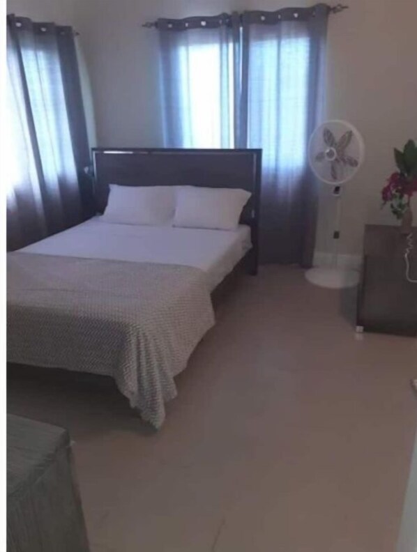 2 quartos, Wi-Fi de cortesia, roupa de cama