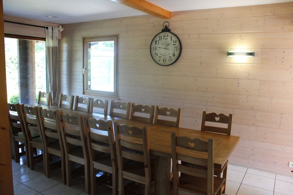 Salle à manger pour 15 personnes