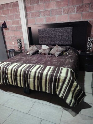 Leilighet – elite | Sengetøy av topp kvalitet, dundyner og individuelt dekorert