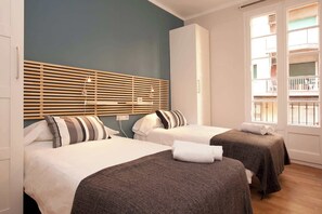 3 habitaciones, tabla de planchar con plancha, cuna de viaje y wifi 