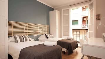 3 slaapkamers, een strijkplank/strijkijzer, wifi, beddengoed