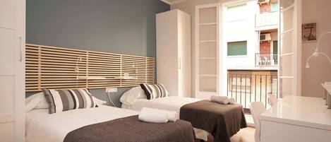 3 bedrooms, iron/ironing board, WiFi, bed sheets