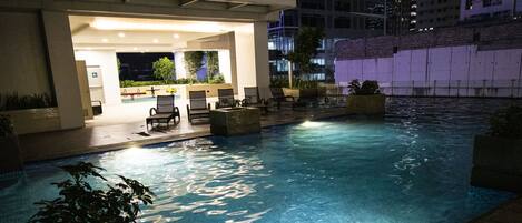 2 kolam renang outdoor