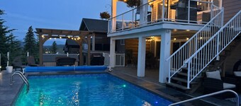  Heated pool. Enjoy serenity, peace. Relaxing 2 Bedroom private suite, sleeps 5,