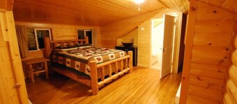 Black Bear Lodge Room