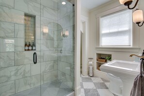 Hair dryer, towels - Pet-Friendly Cincinnati Retreat w/ Hot Tub (Cincinnati)