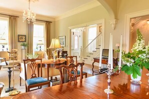 Dining - Catherine Ward House Inn (Savannah)