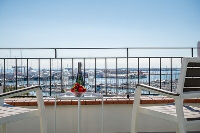 MOLI 37 HOUSE - PORT VIEW TERRACE