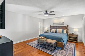 3 bedrooms, iron/ironing board, WiFi, bed sheets