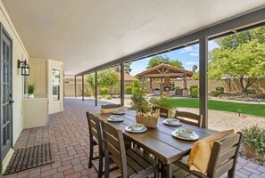 Outdoor dining
