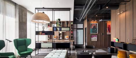 Coin salon dans le hall