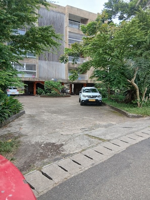 Front of property - RESIDENCE IMMA (Libreville)