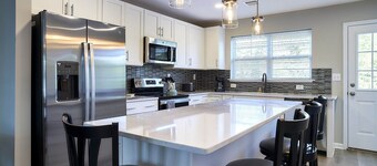 New Condo! Minutes from Sand Springs Golf Course & Wedding/Event Venue