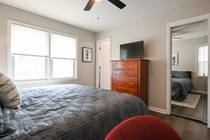 3 bedrooms, desk, free WiFi, bed sheets