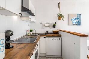 Fridge, microwave, oven, dishwasher - WELCS APARTAMENTO 069 EMP con Piscina frente al Ma (Rosas / Roses)