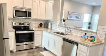 Beautiful 3R-2B Home in Quiet Community