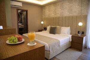 Standard Room | Desk, laptop workspace, iron/ironing board, free WiFi