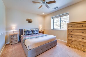 2 bedrooms, desk, iron/ironing board, Internet - Furnished Deck + Gas Grill: South Lake Tahoe Home! (South Lake Tahoe)