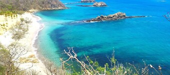 Tiny home w/ Pool, Backyard, Parking, BBQ, Kitchen & more in Playa Potrero