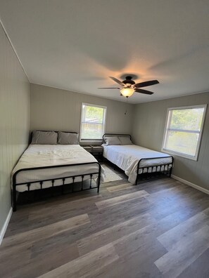 2 bedrooms, WiFi, bed sheets