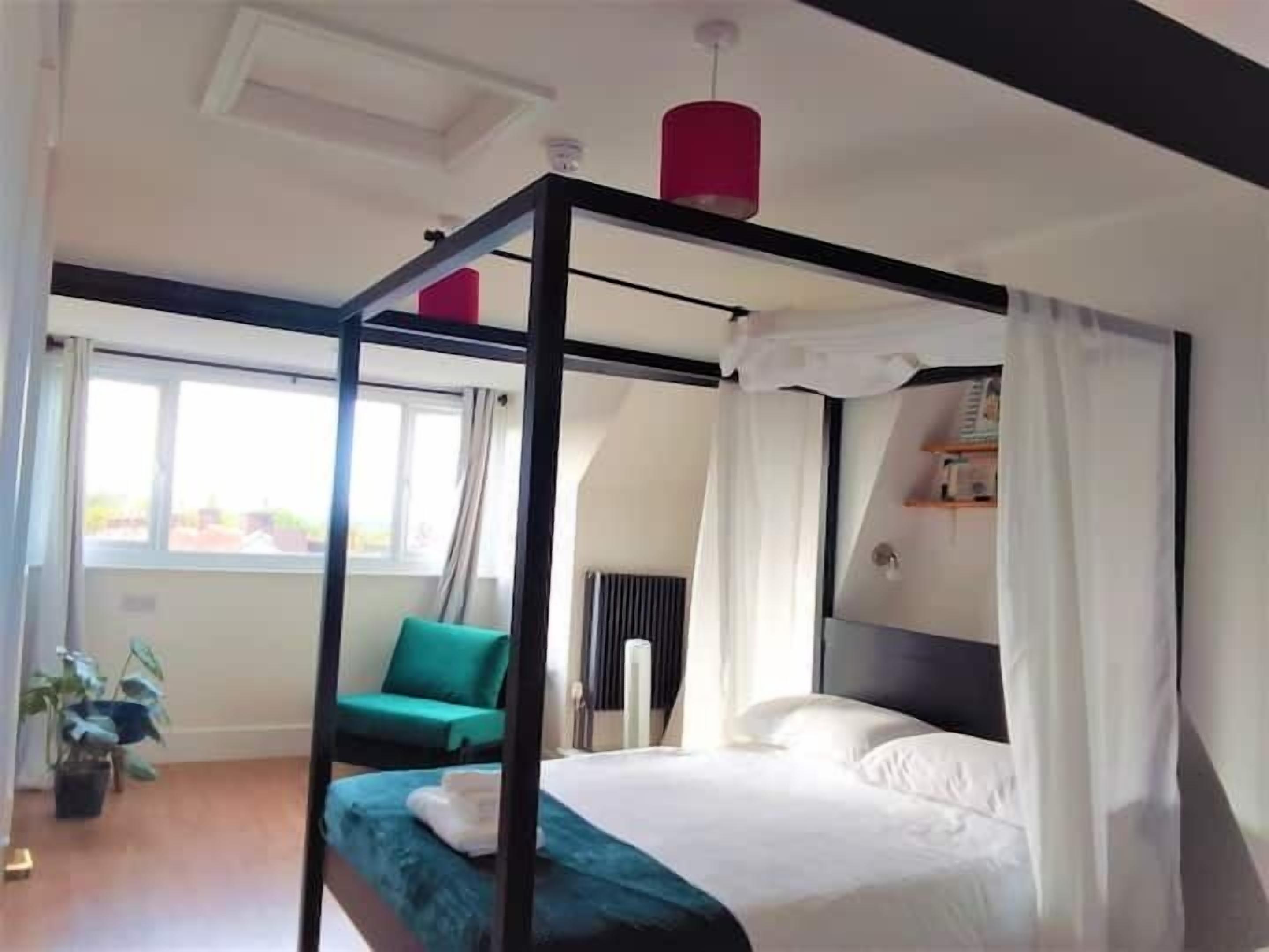 1 chambre, fer et planche à repasser, Wi-Fi, draps fournis