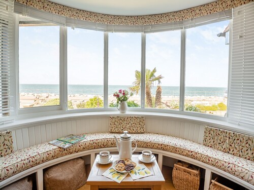 4 bedroom accommodation in Rhos-on-Sea