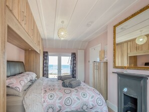 4 bedrooms, free WiFi, bed sheets