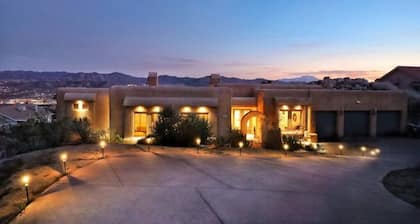 Starlight Adobe | Mountain Views | Artist Retreat