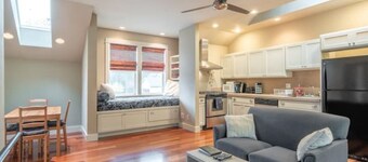 Granny Flat in leafy SW Portland