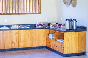 Free daily buffet breakfast - Pousada Obah Village (Cruz)