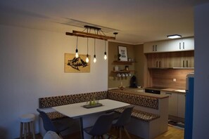 Dining - Apartment Alpina (Maribor)