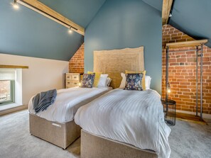 3 bedrooms, free WiFi, bed sheets