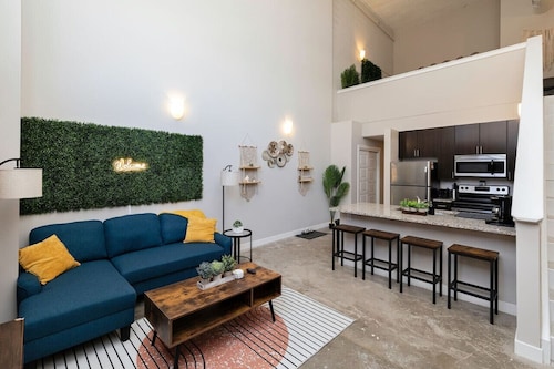 Downtown Loft Livin` | 2BD/2BR - Downtown DSM