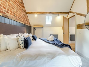 4 bedrooms, free WiFi, bed sheets
