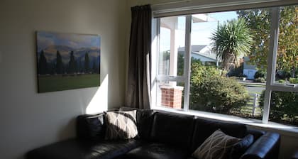 Cozy cottage in Gore that is centrally located.