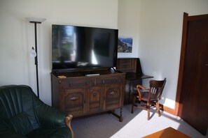 Smart TV - Cozy cottage in Gore that is centrally located. (Gore)