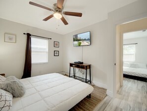 2 slaapkamers, een strijkplank/strijkijzer, wifi, beddengoed